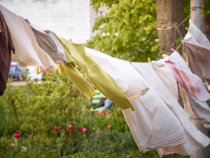 6 Tips to Make Your Laundry Routine Natural and Non-Toxic
